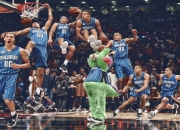 开云体育在线-欧冠半决赛之夜，哈登全场最佳无争议，篮球与足球的跨界共鸣