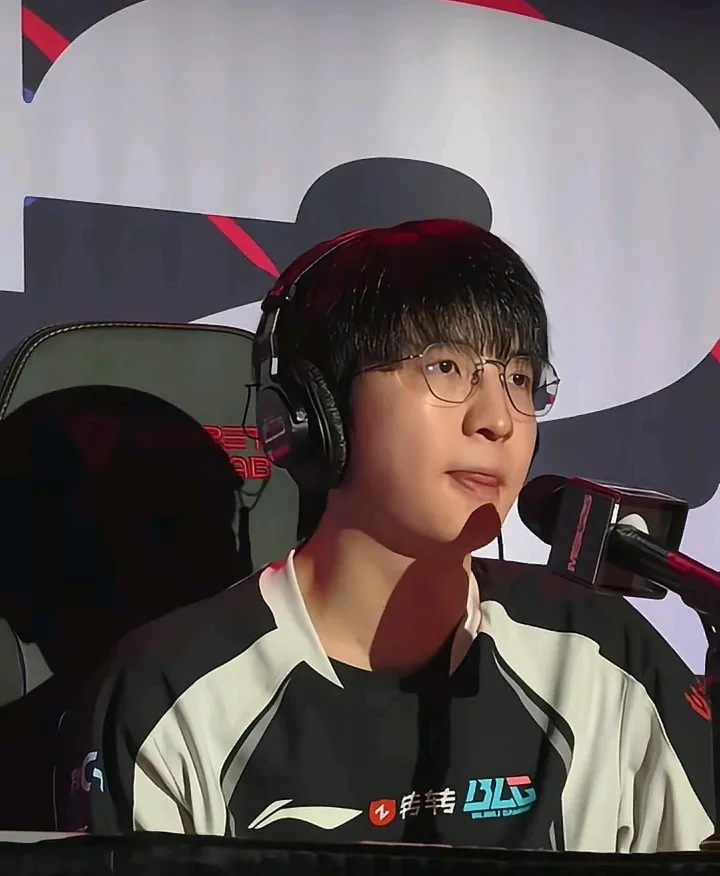 关于LGD翻盘DK,CoreJJ一己之力扛起全队的信息 关于LGD翻盘DK,CoreJJ一己之力扛起全队的信息