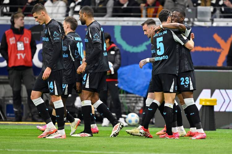 法兰克福主场逼平对手,欧战希望渐行渐远的简单介绍 法兰克福主场逼平对手,欧战希望渐行渐远的简单介绍