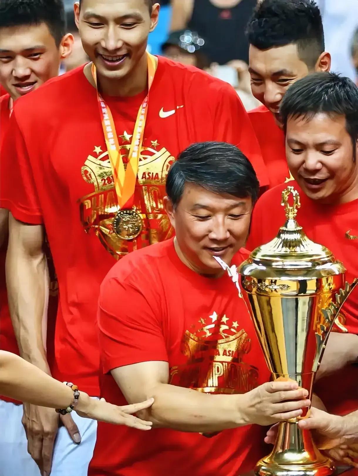 中国篮球联赛火热开场，赛场上百战百胜