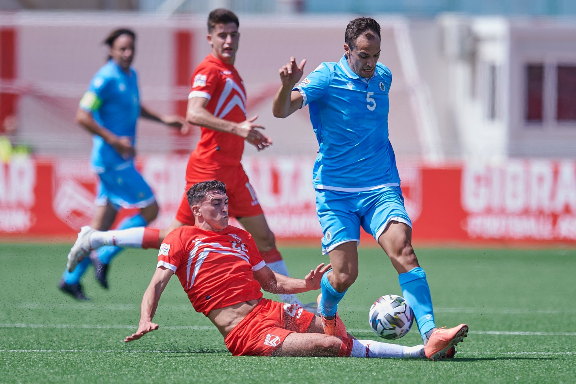 欧国联热身赛阵容豪华:争分夺秒心无旁骛的简单介绍