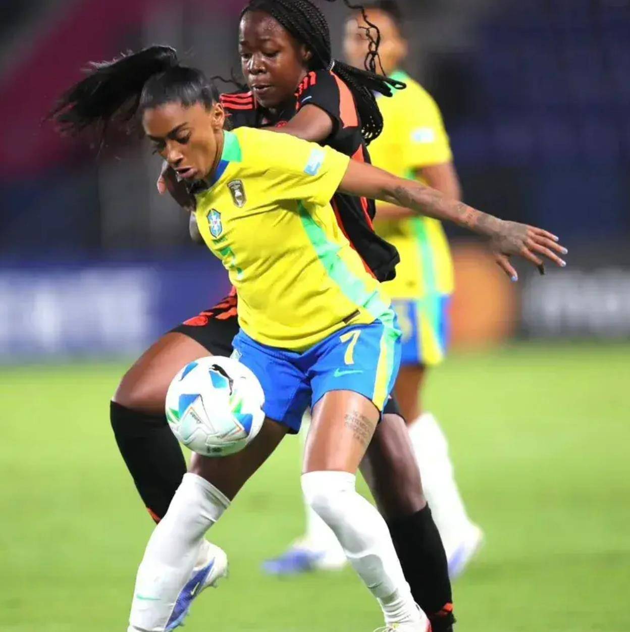 包含哥伦比亚女足比赛速报，分享精彩的词条