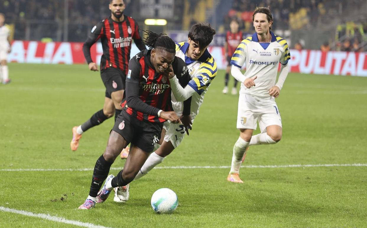 包含夺冠热门战平弱旅,球员赛后神秘缺席的词条 包含夺冠热门战平弱旅,球员赛后神秘缺席的词条