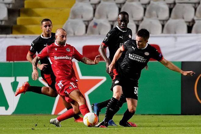 包含维罗纳客场惨败佛罗伦萨，遭遇三连败的词条