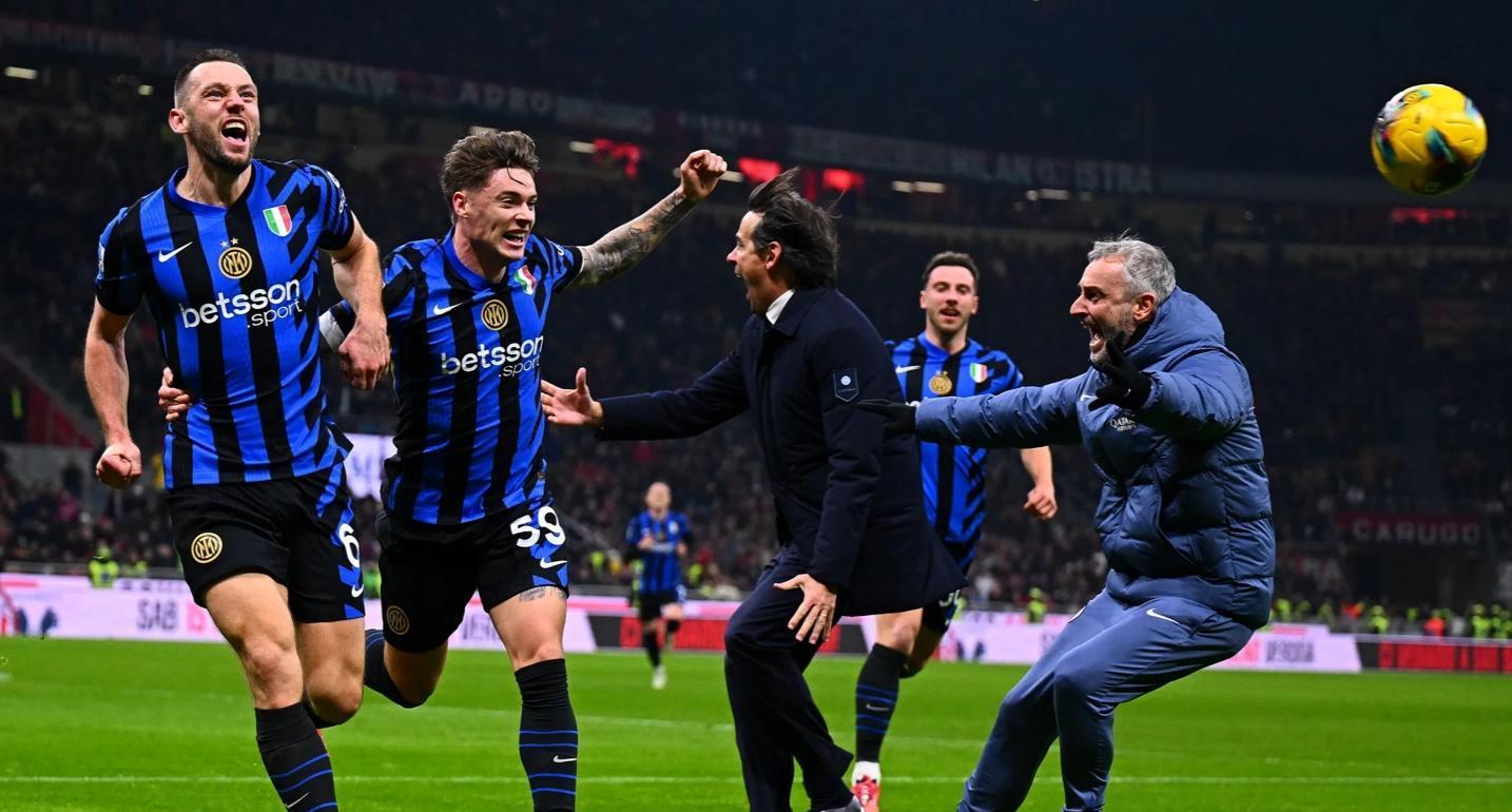 包含帕尔马新援抵达球队，备战首场重要比赛的词条