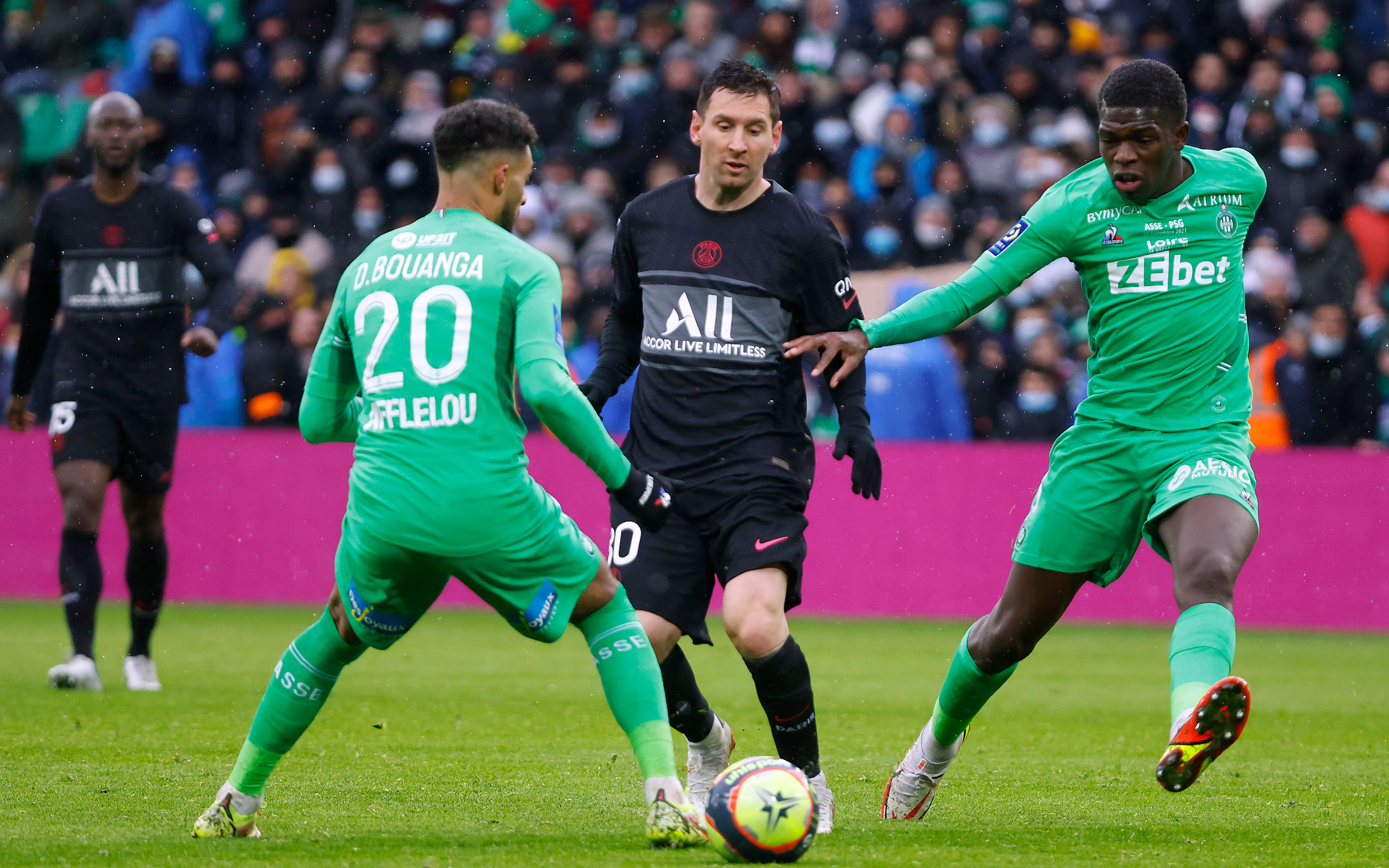 包含西班牙逆转希腊，内马尔惊艳四座的词条