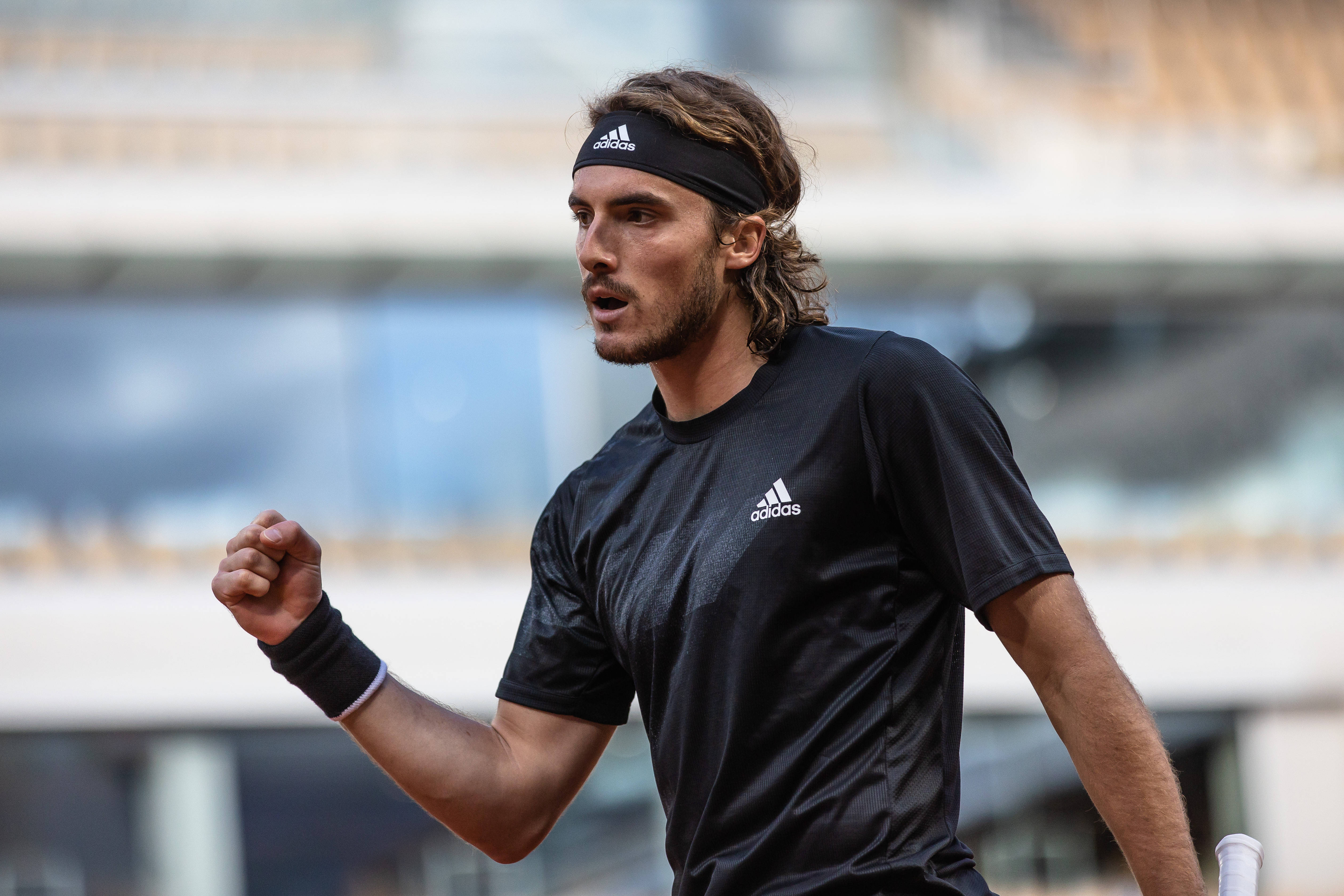 法国网球队逆转意大利网球队，西西帕斯惊艳世界的简单介绍