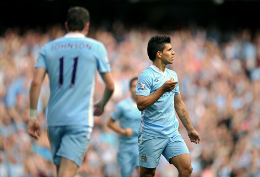 里昂碾压那不勒斯，阿奎罗完成帽子戏法的简单介绍