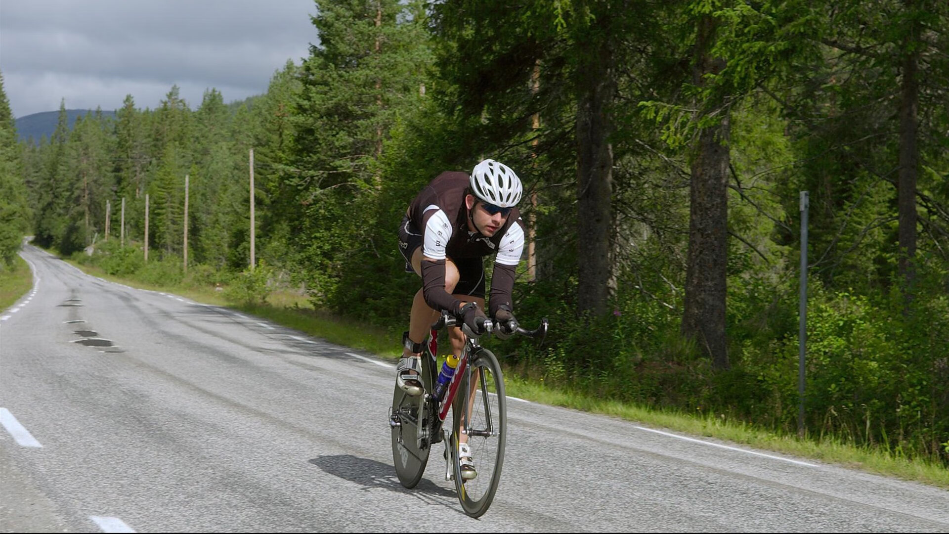 活塞铁骑凿穿天山防线，马克西抢七夜化身死神接管比赛