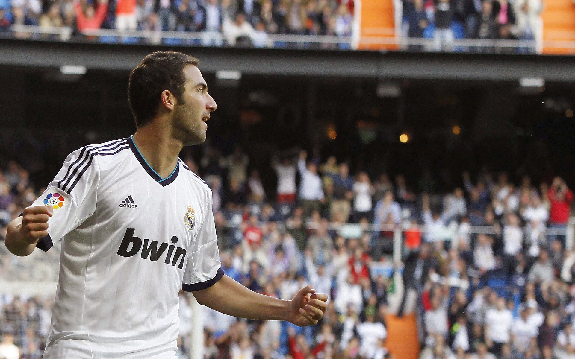 库尔图瓦统治全场，卡塔尔鏖战厄瓜多尔